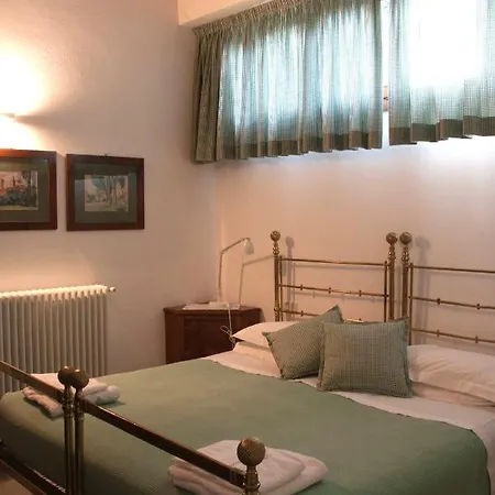 Sleeps 4 Pool Wifi ורנה