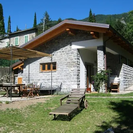 Sleeps 4 Pool Wifi 바레나