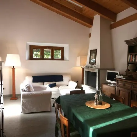 Sleeps 4 Pool Wifi Villa Varenna